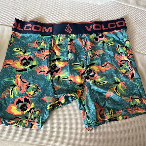 Volcom Other - NEW VOLCOM BOXER BRIEFS SIZE LARGE